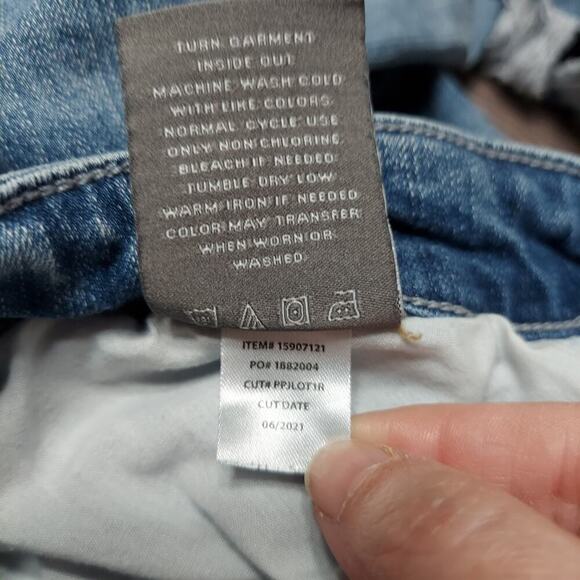 Torrid Women's Plus Size Boyfriend Straight Leg Vintage Stretch Destroyed Jeans - Picture 6 of 6